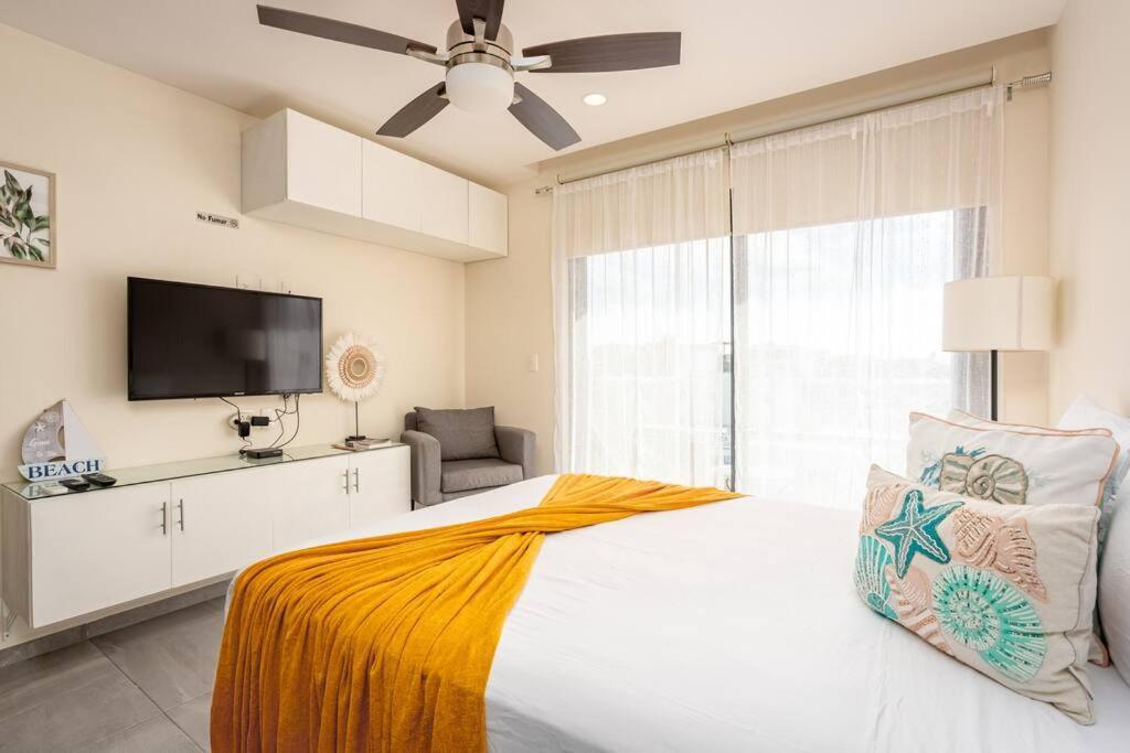 5mins To Beach+pool+kingbed+freedisneyplus Apartamento